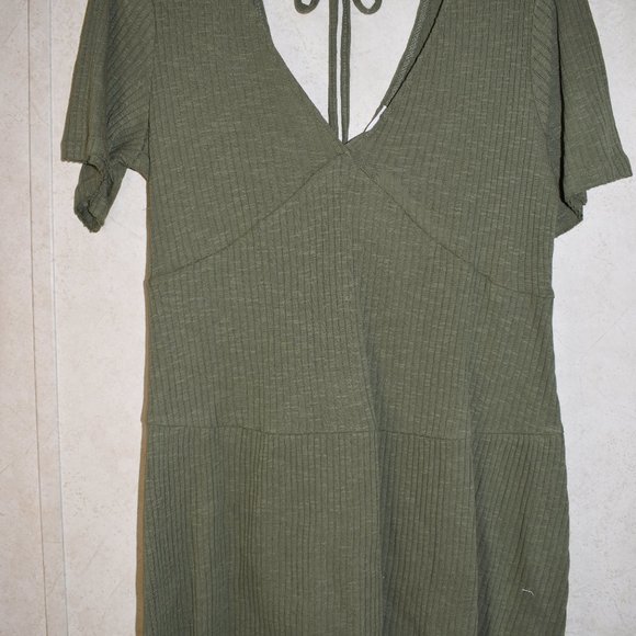 Brand New GB Green Tied Back V-Neck Ribbed Knit Short Sleeve Dress - Picture 2 of 7